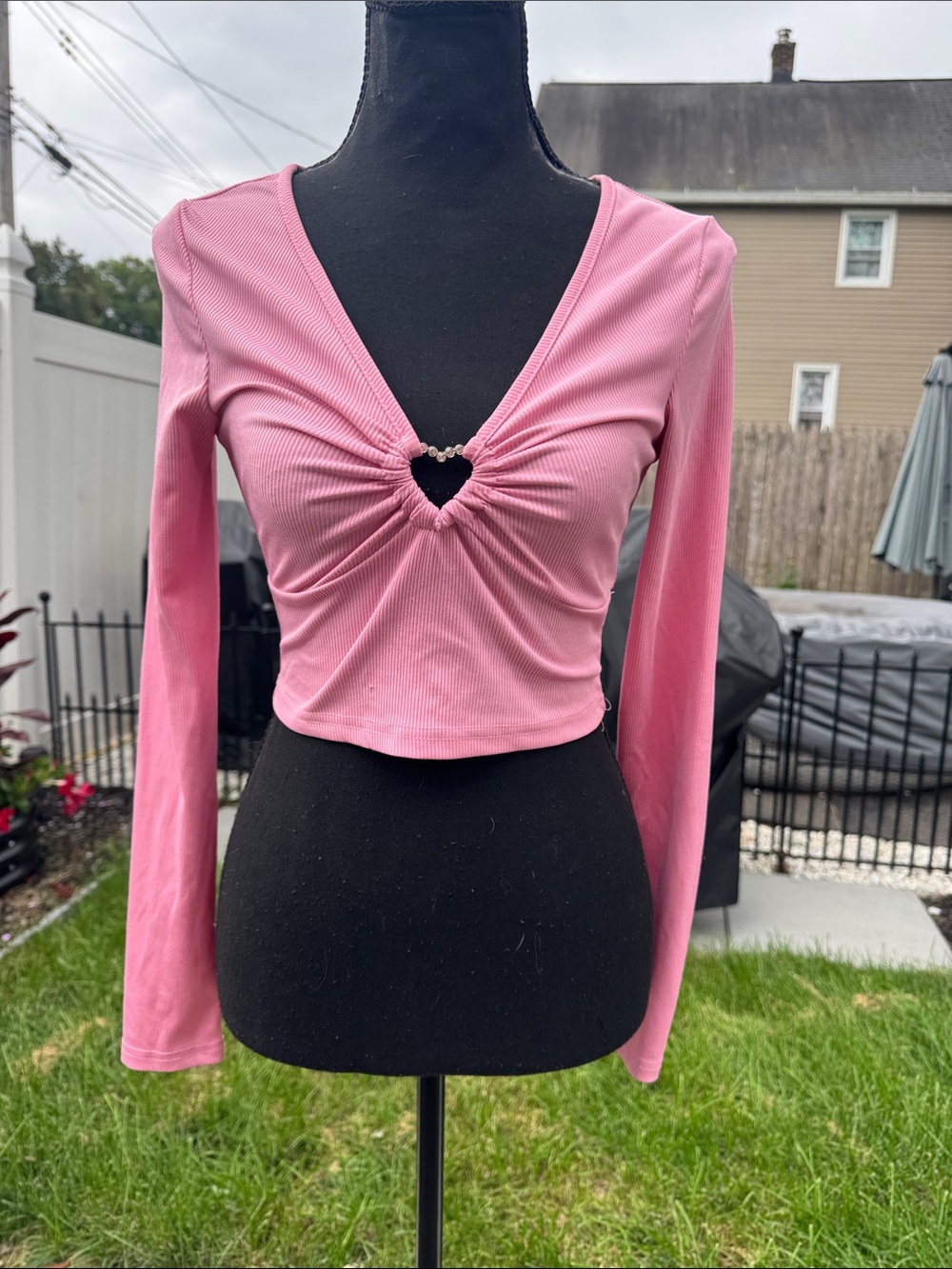 Women’s Pink Heart-Detail Long Sleeve Crop Top small